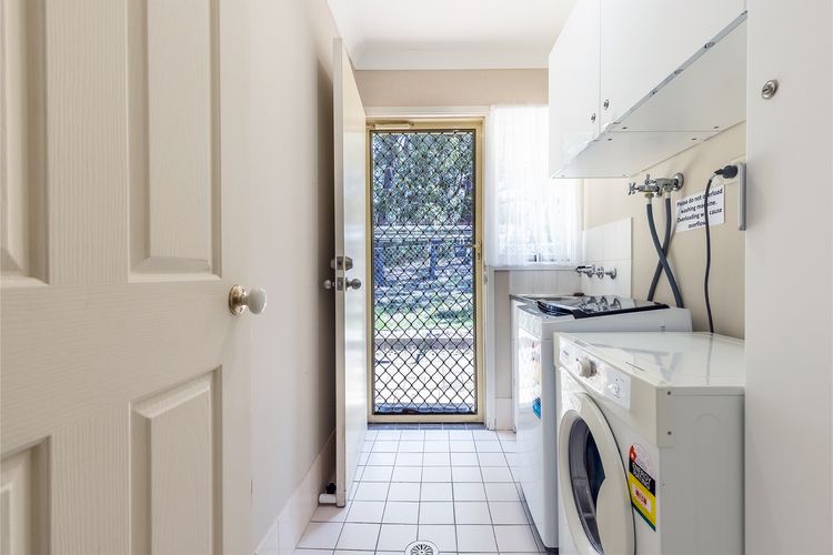 The Bay House, 48 Government Road Shoal Bay– 5 bedroom holiday home with Wi-Fi & Foxtel