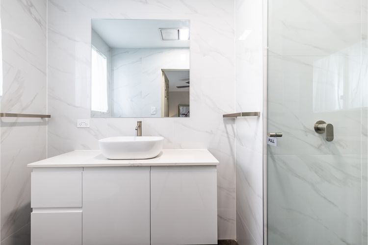 The Bay House, 48 Government Road Shoal Bay– 5 bedroom holiday home with Wi-Fi & Foxtel