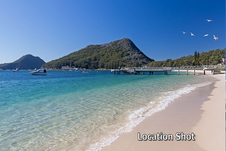 The Bay House, 48 Government Road Shoal Bay– 5 bedroom holiday home with Wi-Fi & Foxtel