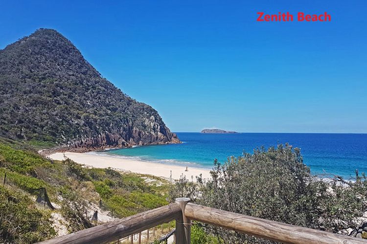 The Bay House, 48 Government Road Shoal Bay– 5 bedroom holiday home with Wi-Fi & Foxtel