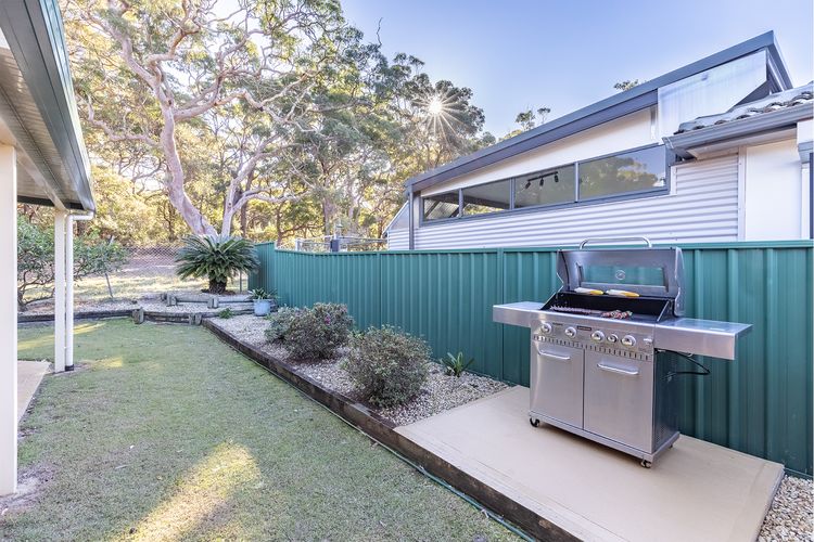 The Bay House, 48 Government Road Shoal Bay– 5 bedroom holiday home with Wi-Fi & Foxtel