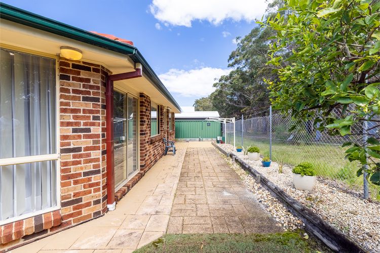 The Bay House, 48 Government Road Shoal Bay– 5 bedroom holiday home with Wi-Fi & Foxtel