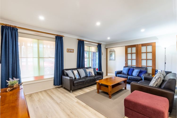 The Bay House, 48 Government Road Shoal Bay– 5 bedroom holiday home with Wi-Fi & Foxtel