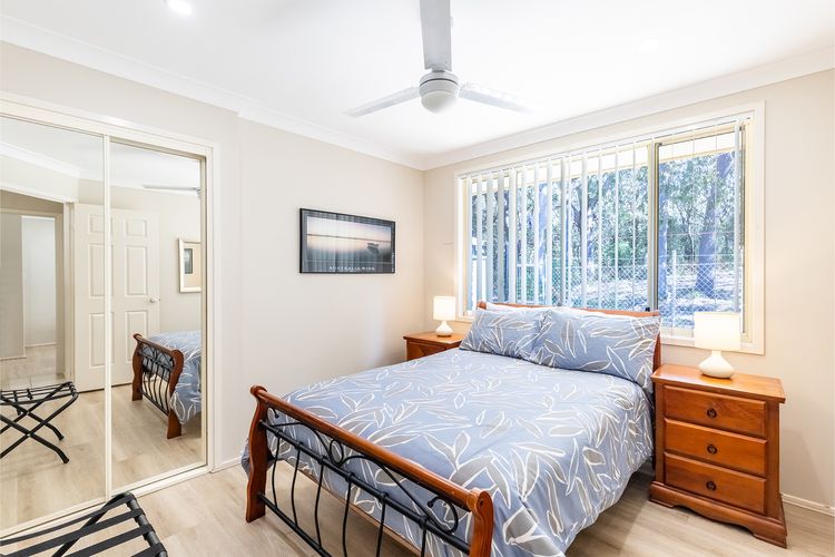 The Bay House, 48 Government Road Shoal Bay– 5 bedroom holiday home with Wi-Fi & Foxtel