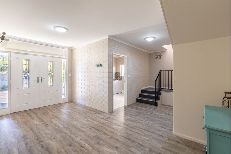 Dolphin Lagoon, 196 Soldiers Pt Rd – Luxury Escape