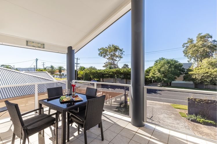 Dolphin Lagoon, 196 Soldiers Pt Rd – Luxury Escape