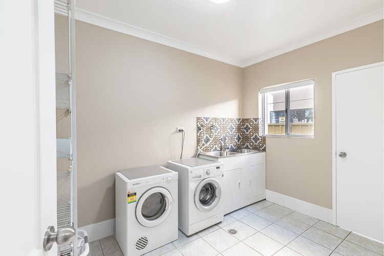 Dolphin Lagoon, 196 Soldiers Pt Rd – Luxury Escape