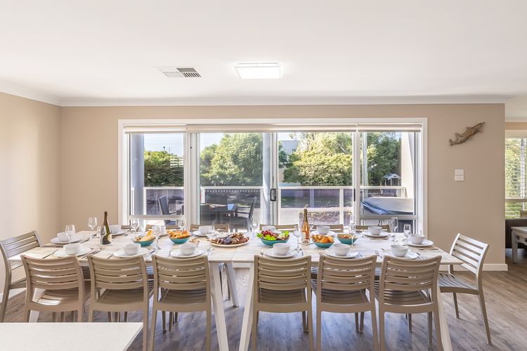 Dolphin Lagoon, 196 Soldiers Pt Rd – Luxury Escape