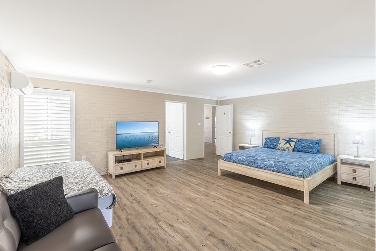 Dolphin Lagoon, 196 Soldiers Pt Rd – Luxury Escape