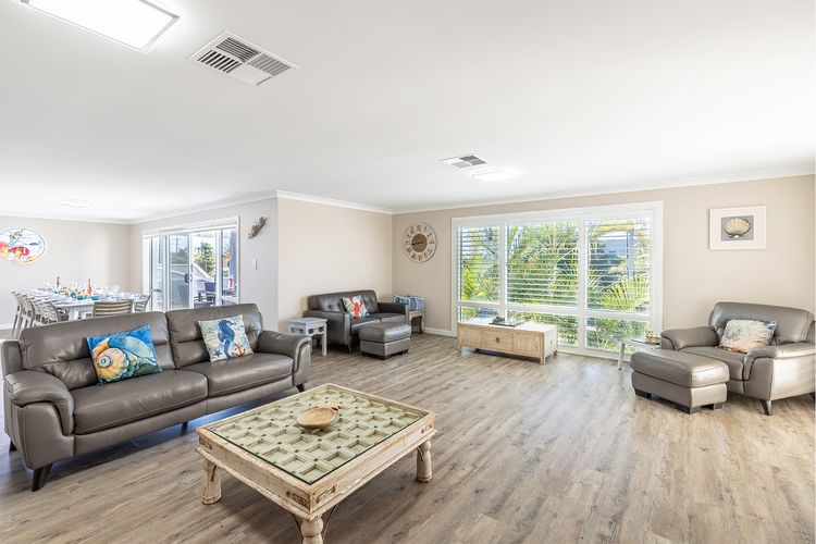 Dolphin Lagoon, 196 Soldiers Pt Rd – Luxury Escape