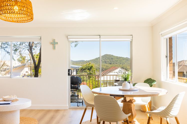 Bay Getaway, 1/65 Ronald Ave – recently renovated unit water views