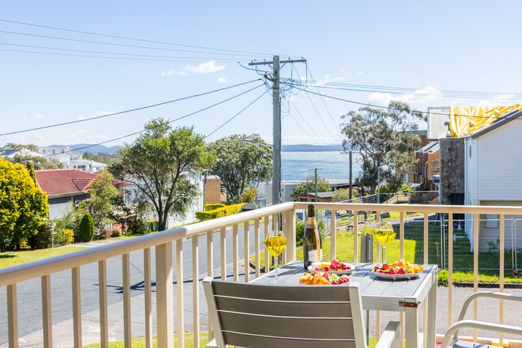 Bay Getaway, 1/65 Ronald Ave – recently renovated unit water views
