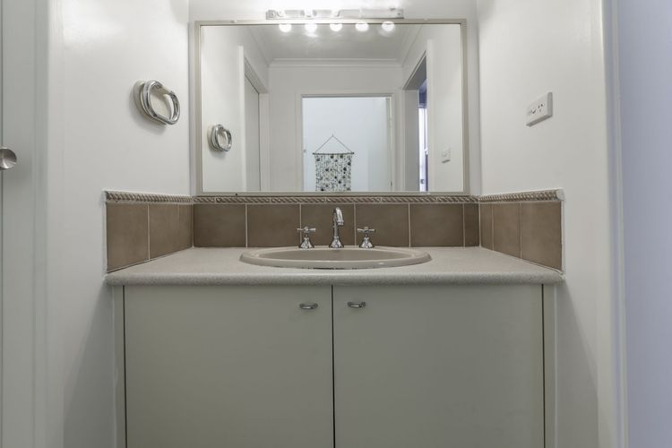 Bay Parklands 4, 2 Gowrie Avenue – pool & tennis court