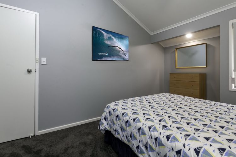 Bay Parklands 4, 2 Gowrie Avenue – pool & tennis court