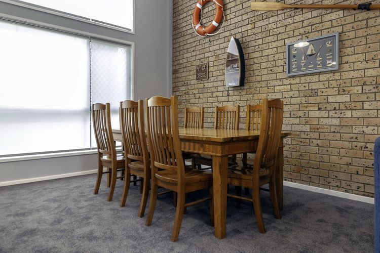 Bay Parklands 4, 2 Gowrie Avenue – pool & tennis court