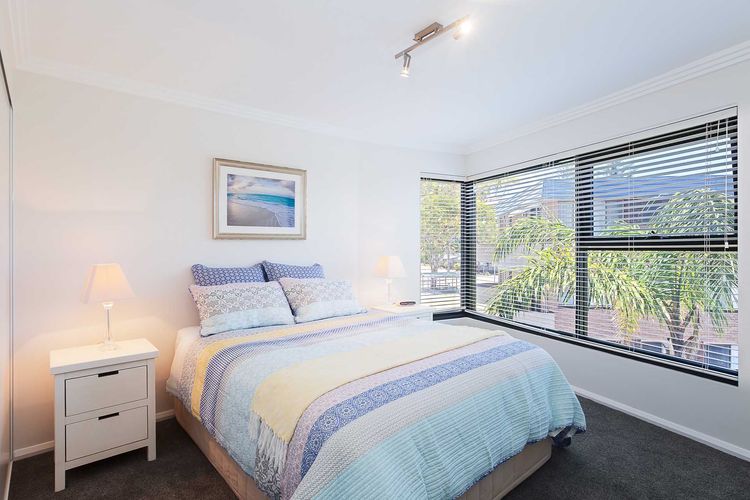 Florentine, 12/11 Columbia Close – WIFI, Aircon, spectacular views