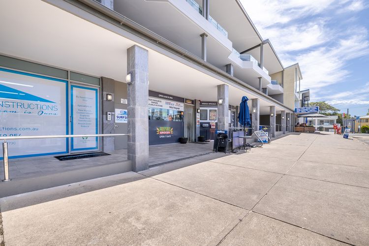 Villa Serene, 3/6-10 Market Street –  Surfside Apartments WiFi, water views, Air Con,  Pool