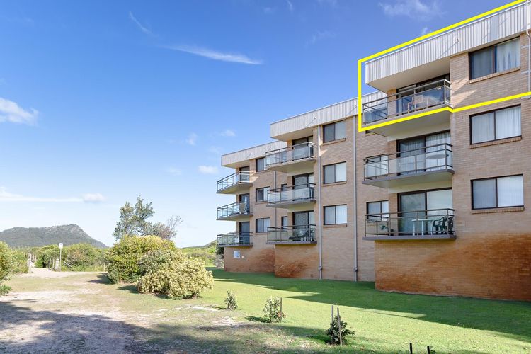 Intrepid, 12/3 Intrepid Close – right on the beachfront