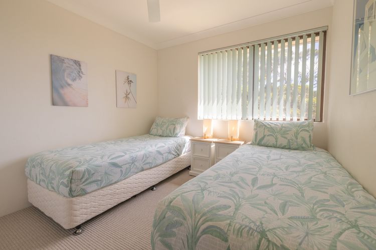 Intrepid, 12/3 Intrepid Close – right on the beachfront