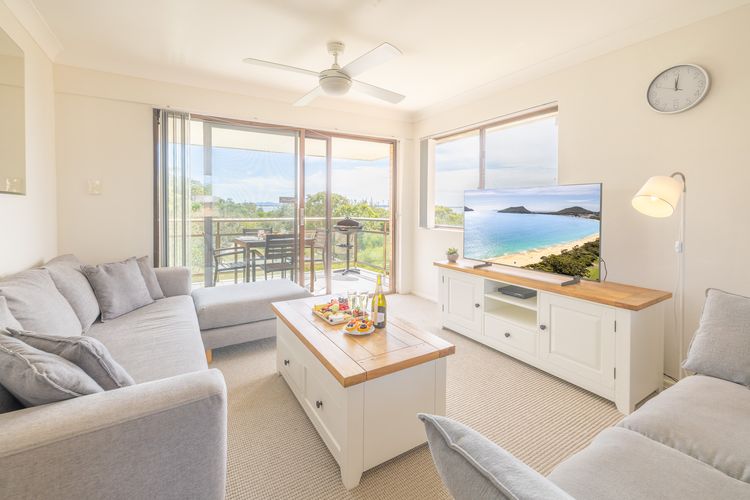 Intrepid, 12/3 Intrepid Close – right on the beachfront