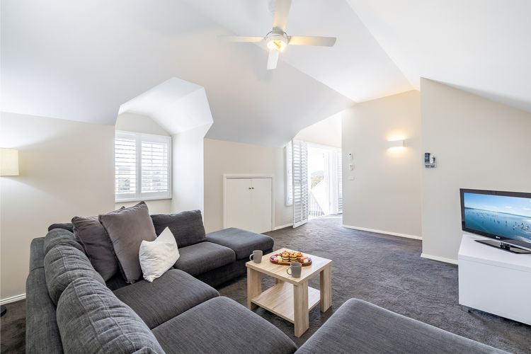 43 Squire Street, Fingal Bay