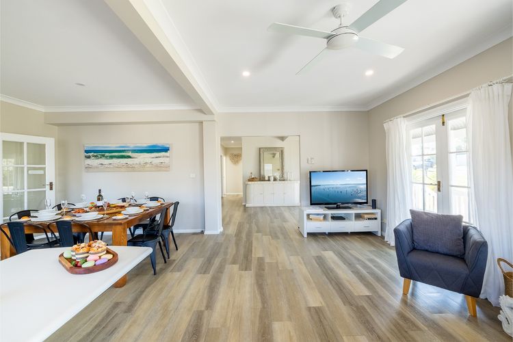 43 Squire Street, Fingal Bay