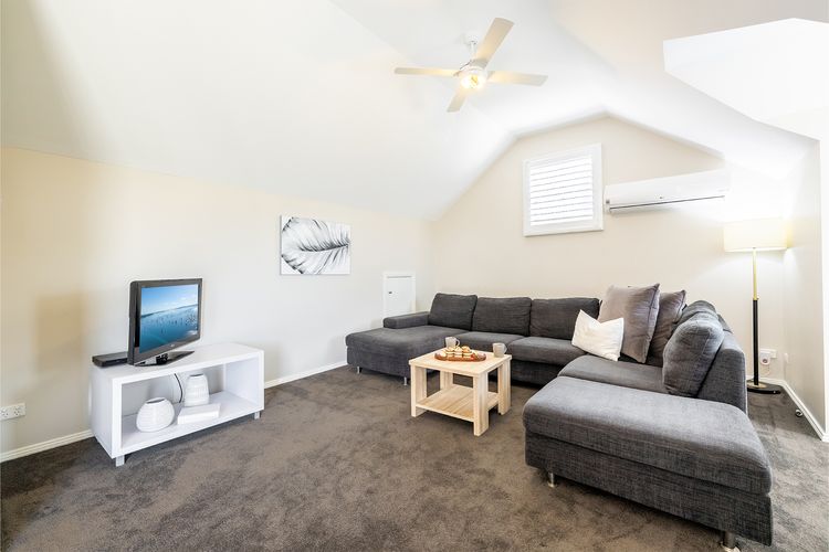 43 Squire Street, Fingal Bay