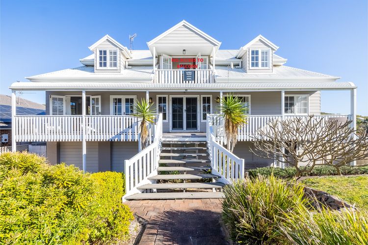 43 Squire Street, Fingal Bay