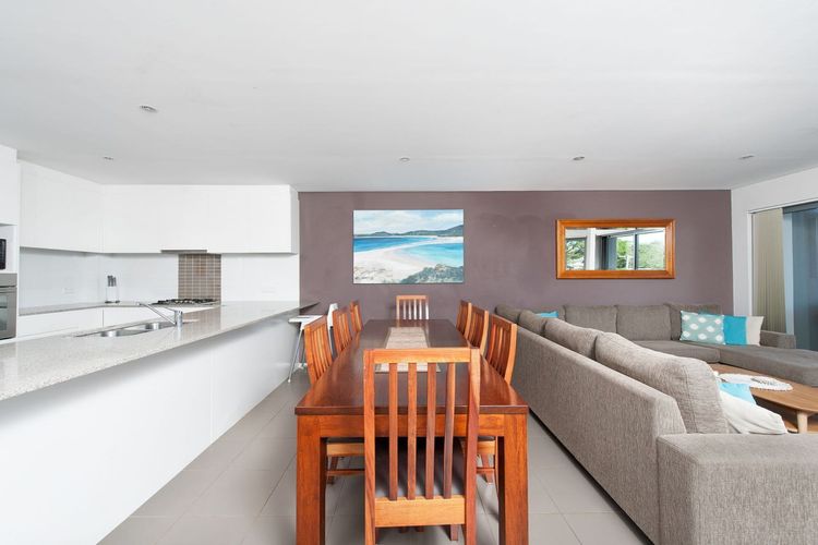 Barefoot Bliss 4/6-10 Market Street – Surfside Apartments