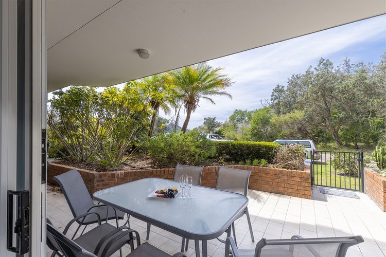 Albacore 1, 12-14 Ondine Close – waterfront, pool, lift & views