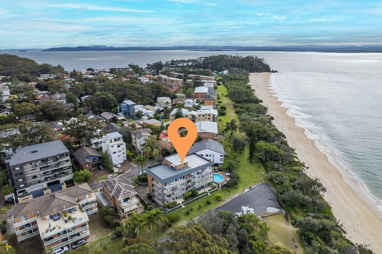 Albacore 1, 12-14 Ondine Close – waterfront, pool, lift & views