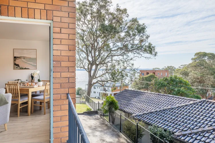 Northward 5, 2 Magnus St – renovated stunning unit with views