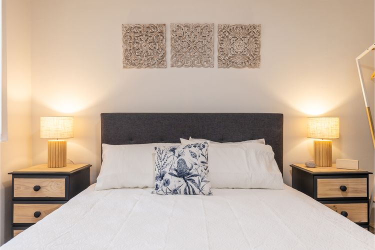 4 Bay Village, 51 Shoal Bay Rd