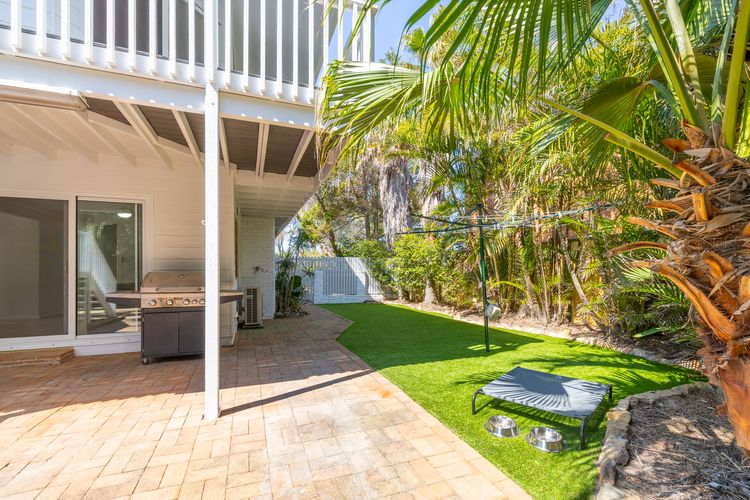 The Birubi Beach House, 11 Campbell Ave – Close to the beach, pet friendly holiday home