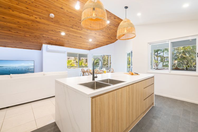 The Birubi Beach House, 11 Campbell Ave – Close to the beach, pet friendly holiday home