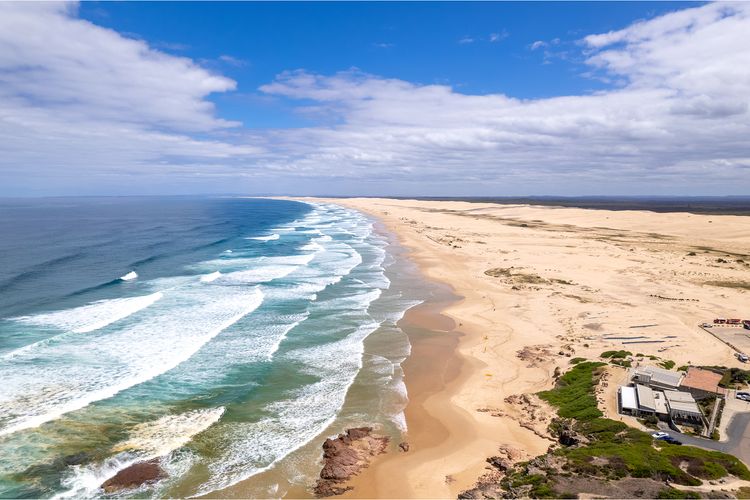 The Birubi Beach House, 11 Campbell Ave – Close to the beach, pet friendly holiday home