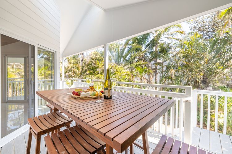 The Birubi Beach House, 11 Campbell Ave – Close to the beach, pet friendly holiday home