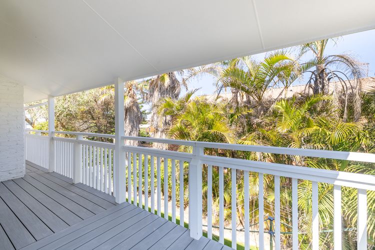 The Birubi Beach House, 11 Campbell Ave – Close to the beach, pet friendly holiday home