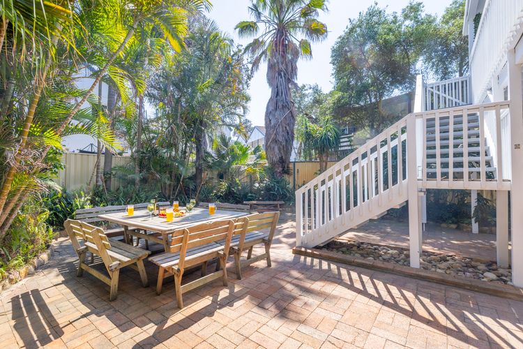 The Birubi Beach House, 11 Campbell Ave – Close to the beach, pet friendly holiday home