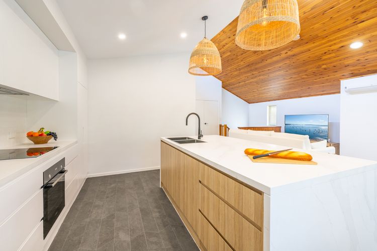 The Birubi Beach House, 11 Campbell Ave – Close to the beach, pet friendly holiday home