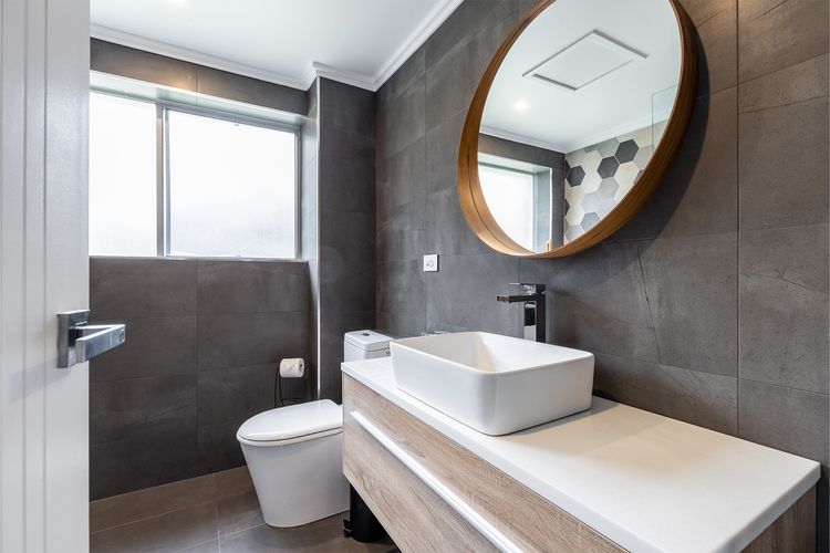 Veronica Court 2, 4 Weatherly Cl – Between Little Beach & Shoal Bay Beach, WiFi & Aircon