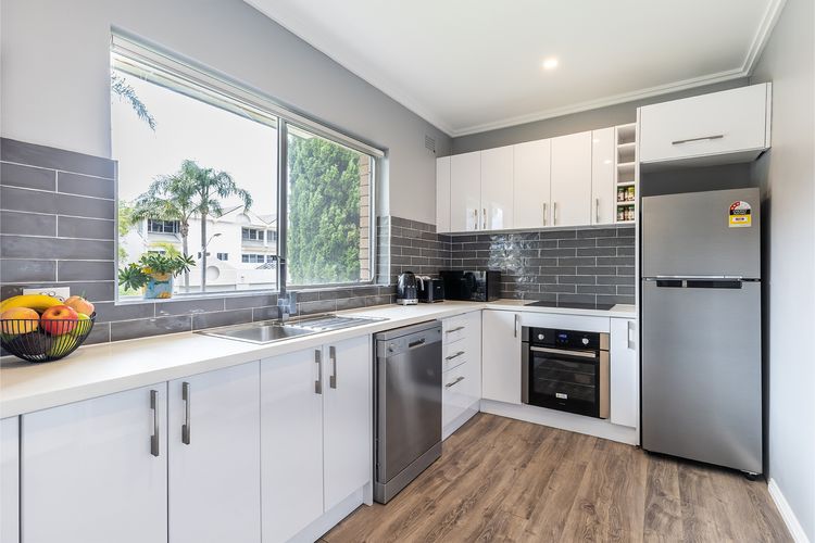 Veronica Court 2, 4 Weatherly Cl – Between Little Beach & Shoal Bay Beach, WiFi & Aircon