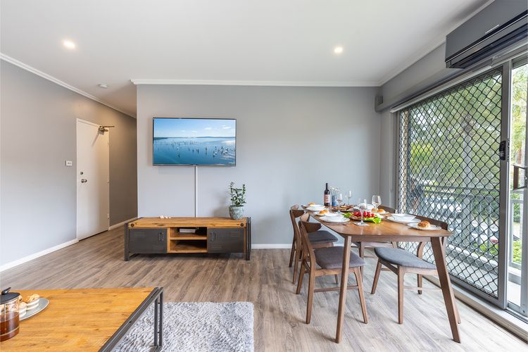 Veronica Court 2, 4 Weatherly Cl – Between Little Beach & Shoal Bay Beach, WiFi & Aircon