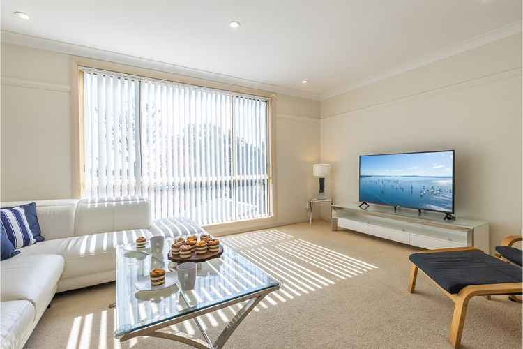 Sea Breeze, 1/23 Stubby St Nelson Bay – Pet Friendly duplex with boat parking, air con and wi-fi