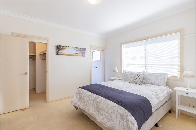 Sea Breeze, 1/23 Stubby St Nelson Bay – Pet Friendly duplex with boat parking, air con and wi-fi