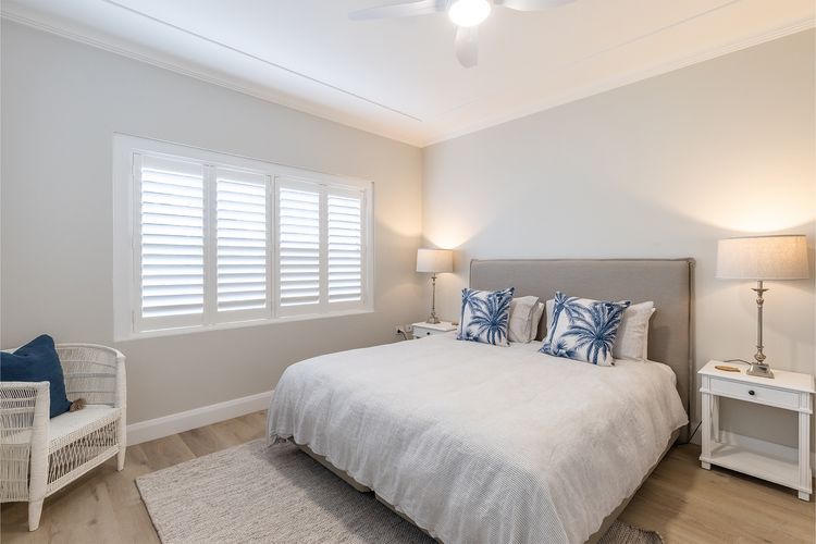 Louisa Court, 2/49 Donald St – Beautifully furnished unit in the heart of town with air con and Wi-Fi