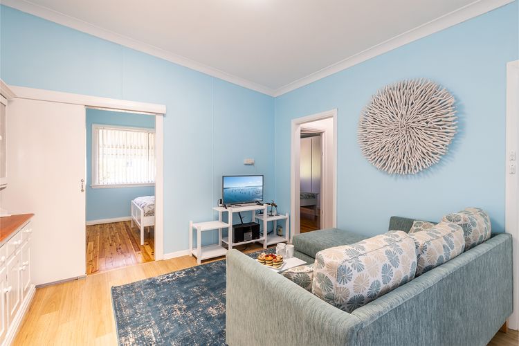 Golden Sands 2 Short Street, Air Con, WIFI, Beach View