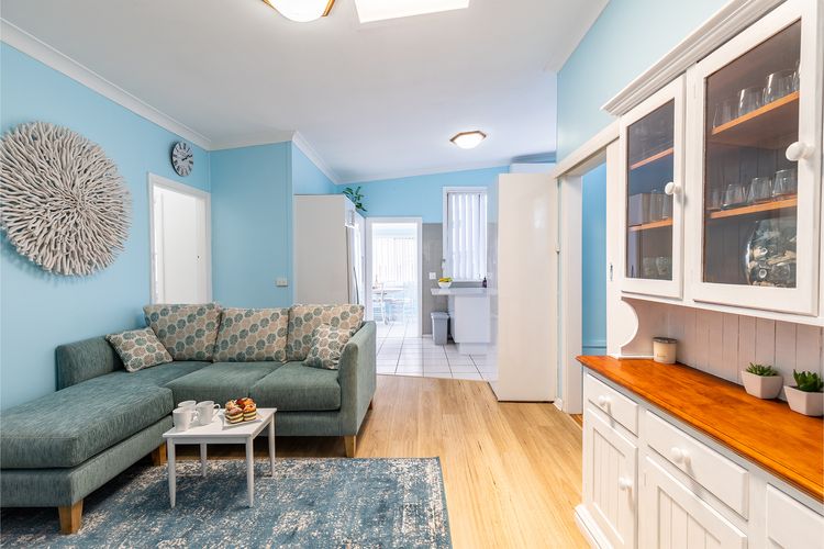 Golden Sands 2 Short Street, Air Con, WIFI, Beach View