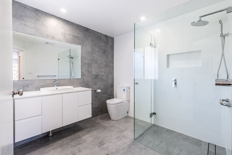 Kristie Court 2, 7 Weatherly Cl close to the beach with WiFi