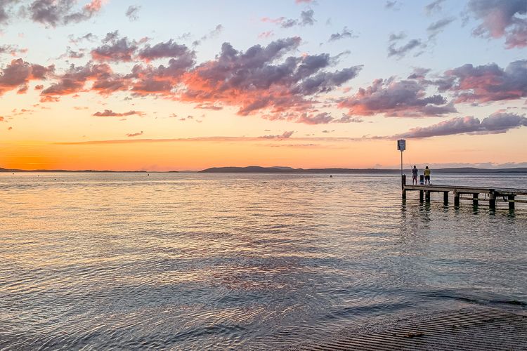 Ocean Shores, 12/27 Weatherly Cl – Waterfront Unit with Sensational Water Views, NBN Internet (WIFI) & Air Conditioning